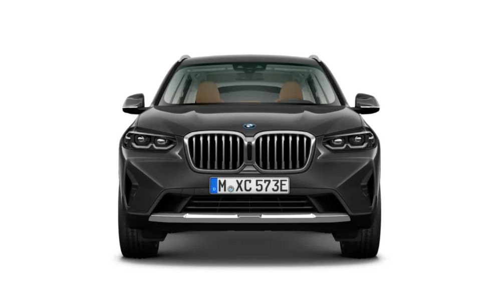 Imagen frontal del coche de la marca BMW modelo x2 xDrive30e xLine color negro ,Hibrido Enchufable ,Potencia 204 CV con Cambio Automático | Mycaready Technology|