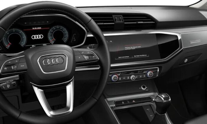Imagen interior del modelo de coche Audi Q3 Advanced 35 Tdi de color gris con cambio manual y motor diésel 111kw/150cv.