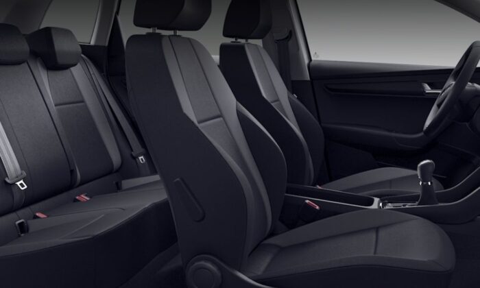 imagen asientos del modelo skoda modelo karoq ambition 2.0 TDI, SUV disponible en color blanco/gris con cambio manual y motor diésel 85KW/115cv de potencia