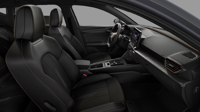Imagen interior del modelo de coche Cupra-león-1.5-Etsi-DSG color blanco, con cambio manual y con Motor: gasolina 111 kw (150cv)