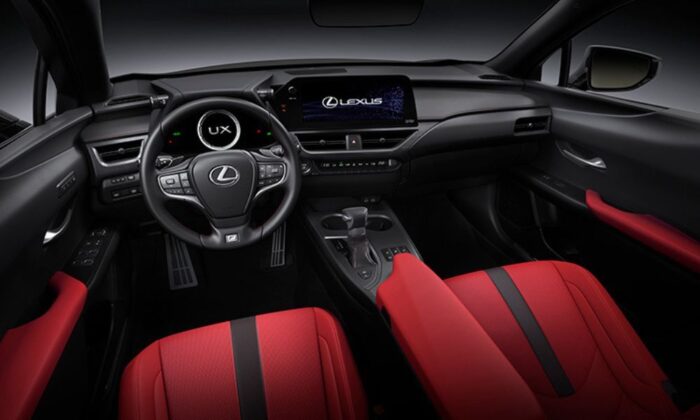 Foto interior del salpicadero y los asientos delantero del Lexus UX 2.0 250 H en acabado Premium, con 184 caballos de potencia, vehículo híbrido.